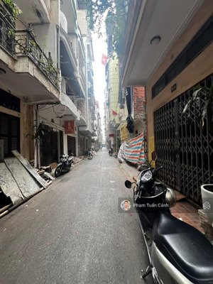 nhà mặt ngõ mai dịch , cầu giấy dt 43m x5 tầng, mt 4m
giá 10.5 tỷ