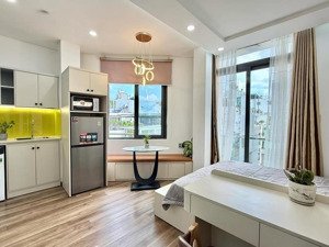 căn studio full nội thất bancol ngay sau emart phan văn trị