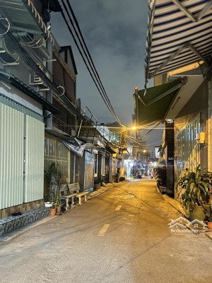 nhà ngay mặt tiền bình tân - nhỉnh 2 tỷ - đang cho thuê 7 triệu - sát chợ, bxmt, tên lửa