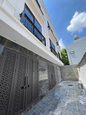 rẻ nhất phụng châu! nhà 3t*32m2 ngõ nông, rộng, thoáng ô tô đỗ cổng, gần đường ql6. giá chỉ 2,48 tỷ