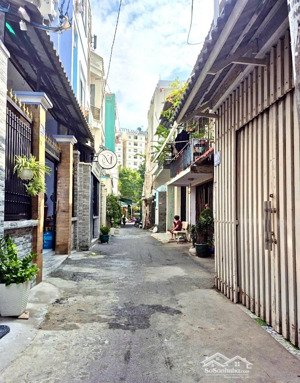 bán nhà 3 mặt tiền - ngay cityland phan văn trị - hẻm xe hơi - 3 tầng - 4pn - hơn 7 tỷ