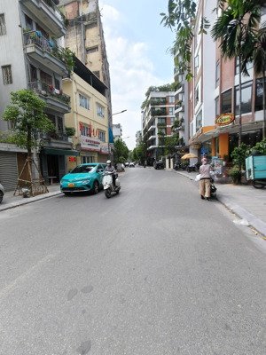 cần bán gấp mảnh đất 130m lô mặt phố tô ngọc vân, p. quảng an, tây hồ.