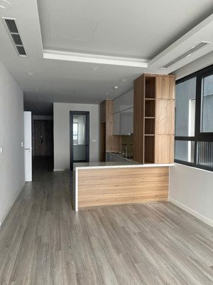 chính chủ có căn hộ trung hoà nhân chính 3 ngủ full 160m2 làm văn phòng giá đẹp 17 triệu/tháng