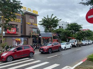 cho thuê nhà mặt phố xuân la, ngoại giao đoàn diện tích 280 m2, 3 tầng, mặt tiền 24m