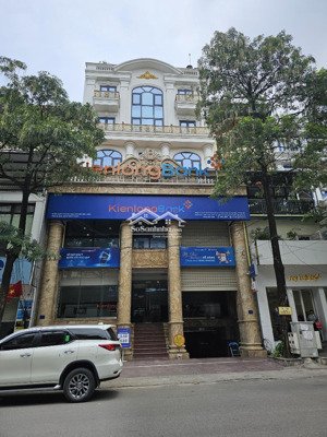cho thuê nhà mặt phố trung hòa - cầu giấy,200m - 4 tầng. kinh doanh mọi mô hình nhà hàng,cafe,spa..
