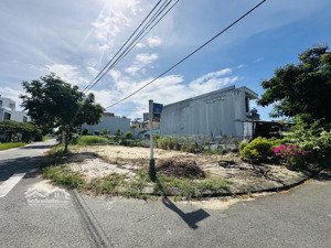 siêu phẩm lô góc biển hoà hải gần sông đẹp như mơ dt lớn 180m2 ngang khủng 10m giá siêu tốt