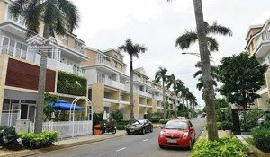 cho thuê biệt thự dragon parc (dt: 8 x 21 m2) full nội thất 5pn giá 23 tr/th. lh: 