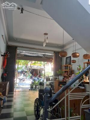 Nhà đẹp 2 Tầng Mt KD ĐỈNH CAO đường Khúc Hạo, TT Sơn Trà, giá sập hầm.
