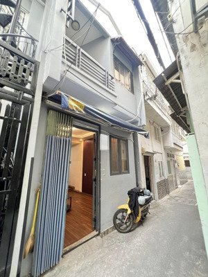chính chủ bán nhà đường dương đình cúc giá 99otr dt 3,2*13m sổ hồng riêng gần chợ đệm