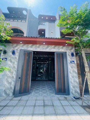 nhà đẹp shr dt 5 x 17m giá thương lượng, kế trường đại học văn hiến tp hcm