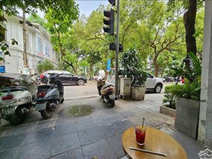 cho thuê mặt bằng kinh doanh mặt phố bát đàn dt 50m2, mặt tiền 4m, giá thuê 25tr, kd mọi mô hình