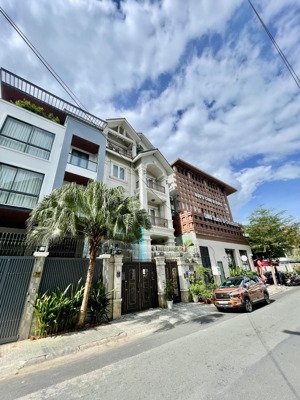 khu vip giới nhà giàu bán biệt thự nhà 5 tầng 8m x 18 = 144m2 đẳng cấp giới doanh nhân