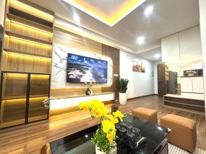 chính chủ cần bán căn 2304, 65m ,2 ngủ chung cư handiresco lê văn lương, full nội thất