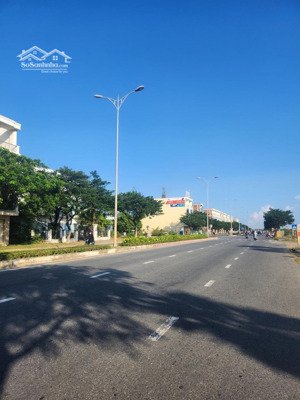 gấp! bán tòa căn hộ 6 tầng 105m2 - 9,15 tỷ - khu đô thị fpt, q. ngũ hành sơn