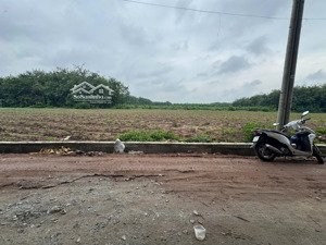 anh lợi gửi bán 1080m2 đất vườn, kế bên kcn đang hoạt động, đường oto 10m, điện 3pha, giá 550tr