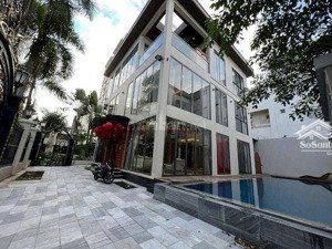 cho thuê biệt thự đơn lập 420m có hồ bơi khu phú mỹ hưng, q.7, giá 145 triệu/tháng. lh: 