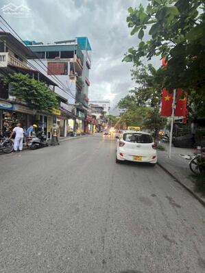  Ô TÔ TẢI ĐỖ CỬA – THANG MÁY XỊN – NHÀ ĐẸP FULL NỘI THẤT
