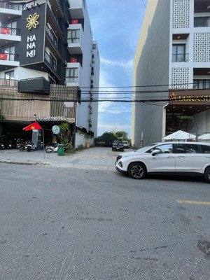 siêu phẩm cặp hoàng kế viêm - khu an thượng ra biển chỉ 400m. 222m2 - ngang 10m. xây cao tầng.