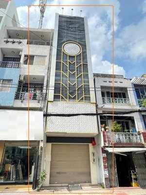 mặt tiền hồ bá kiện - nhà mới có thang máy.