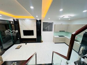 chính chủ gửi nhà #khươngtrung 40m x 4 tầng gần trường học cách ô tô 20m giá 6 tỷ