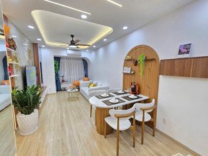 cần bán nhanh căn hộ sky garden, nhà đẹp, mới 100%.lh: em hằng