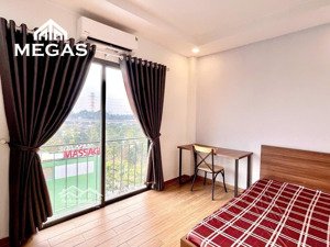 phòng trọ đầy đủ nội thất, cửa sổ trời lớn ngay mặt tiền xa lộ hà nội, ga metro
