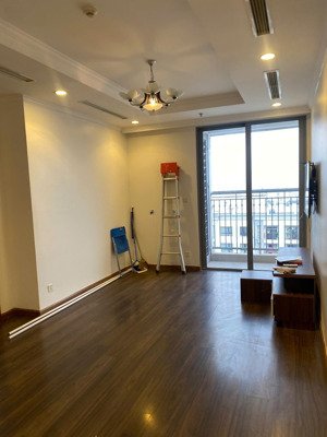 cho thuê lâu dài căn hộ 2 phòng ngủ, 2 vs, bếp, phòng khách
