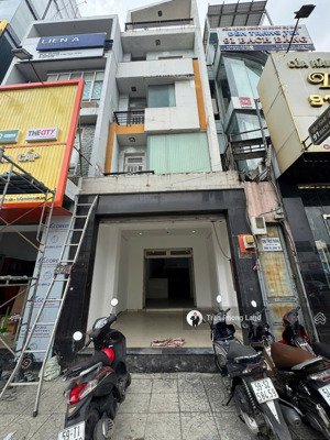 chính chủ cho thuê nhà mặt tiền 89 bạch đằng, p15, q. bình thạnh, 4x23m, trệt 3 lầu, 