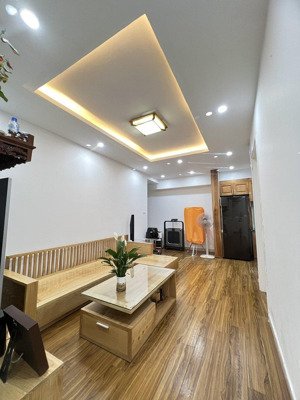 bán căn hộ tòa htt 89 phùng hưng 69m2 ( 2 ngủ 2vs) giá 3,85 tỷ - sổ hồng - nhà đẹp - hỗ trợ bank