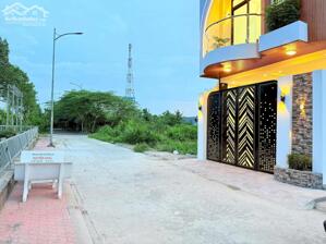 Nhà lầu mới xây dựng đường oto Tân Mỹ Chánh, Mỹ Tho Tiền Giang