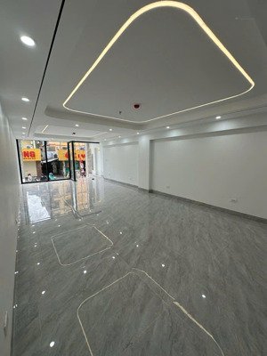 cho thuê nhà mặt phố đẹp 4 tầng đặng văn ngữ (tt đống đa) - hầm để xe - kinh doanh vp, showroom...