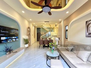 bán nhà hẻm thông hoàng văn thụ 4m1 x 14m 3 tầng cạnh vòng xoay lăng cha cả