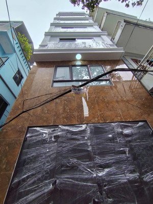 toà ccmn, chdv xây mới, thang máy, 10 phòng full đồ, đủ pccc, ô tô đỗ cửa, gần bách kinh xây