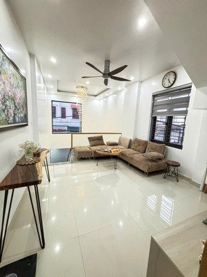 cần bán nhà mặt đường mai trung thú - đằng hải