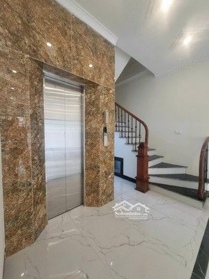 chính chủ cho thuê nhà 5 tầng thang máy, mới đẹp lung linh, sát tòa ruby3 phúc lợi, giá chỉ 12tr