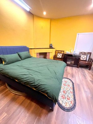 cho thuê nhà mặt phố bát sứ 25m2, mặt tiền 6m, giá 8 triệu/tháng. l/h: 