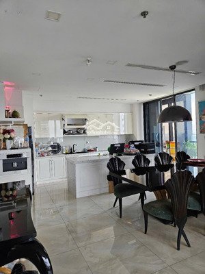 cho thuê căn hộ 2 phòng ngủ vinhomes golden river bason quận 1 vào ở ngay, giá 23 tr/ tháng