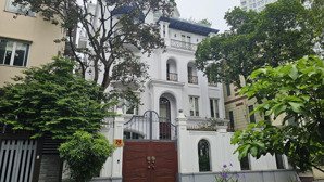 tôi chính chủ cần bán căn biệt thự tt3-20 thành phố giao lưu,diện tích 240,5m2, mặt tiền 13m