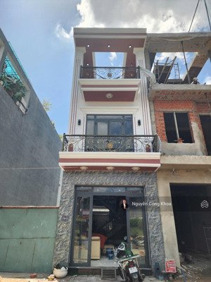 bán nhà đúc 3 tấm có sân ô tô, 4 phòng ngủ, gần ngã tư bình chuẩn 300m, p.bình chuẩn, tp.thuận an