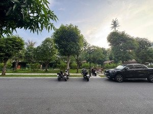 liền kề đối diện vườn hoa sao biển, hoàn thiện 2 tầng full nội thất, vinhomes ocean park 2