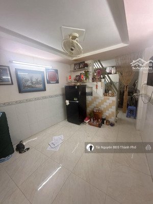 bán nhà chính chủ đường nguyên hồng 2 tầng 2pn 2 wc 21m2