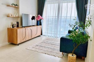 cho thuê căn hộ 2pn thiết kế rất thoáng nhận nhà vào ở liền