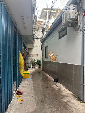 bán nhà c4 cũ 22.7 m2, ngang nhỉnh 4m, hẻm 2.5m mới nâng cao, trục trần xuân soạn quận 7 - 2.6tỷ tl