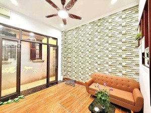 khương trung - gần đầm hồng - nhà đẹp dân xây - nhỉnh 6 tỷ