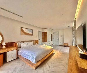 bán biệt thự siêu đẹp khu nam việt á - sát bờ sông hàn 35 tỷ 4pn có hồ bơi nội thất cao cấp.