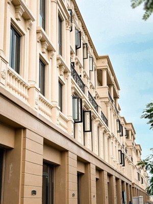 giá sốc! chỉ hơn 11tỷ căn shophouse 90m2 view quảng trường vũ yên. mua mới full chính sách từ cđt