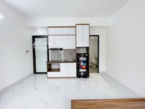 chính chủ cho thuê ccmn ban công thoáng tại phố yên hòa giá chỉ 5tr3/tháng