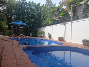 cho thuê biệt thự thảo điền 625m2 thiết kế 1 trệt 1 lầu, có hồ bơi riêng. giá 130 triệu/tháng