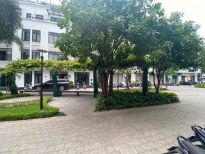cho thuê nhà liền kề vinhomes gardenia hàm nghi, dt 95m, 5 tầng, nội thất cơ bản, giá 50 triệu