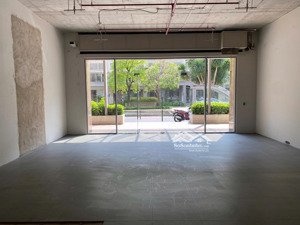 cho thuê shophouse sarica sala dt 8x12 - giá cho thuê 95tr/th - đã hoàn thiện